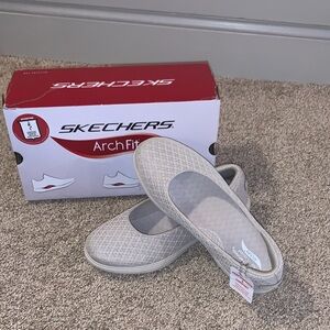 Skechers Arch Fit Inspire Aubrey Flats in Taupe